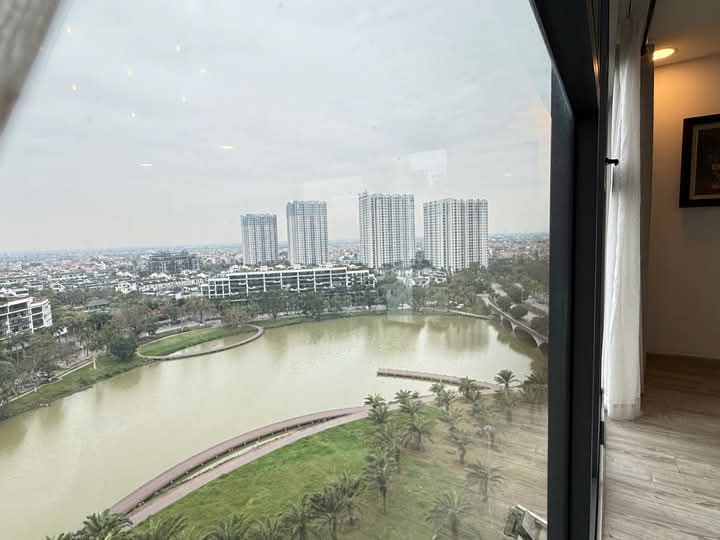 3 bedrooms apartment in Lake 2 with 158sqm 4