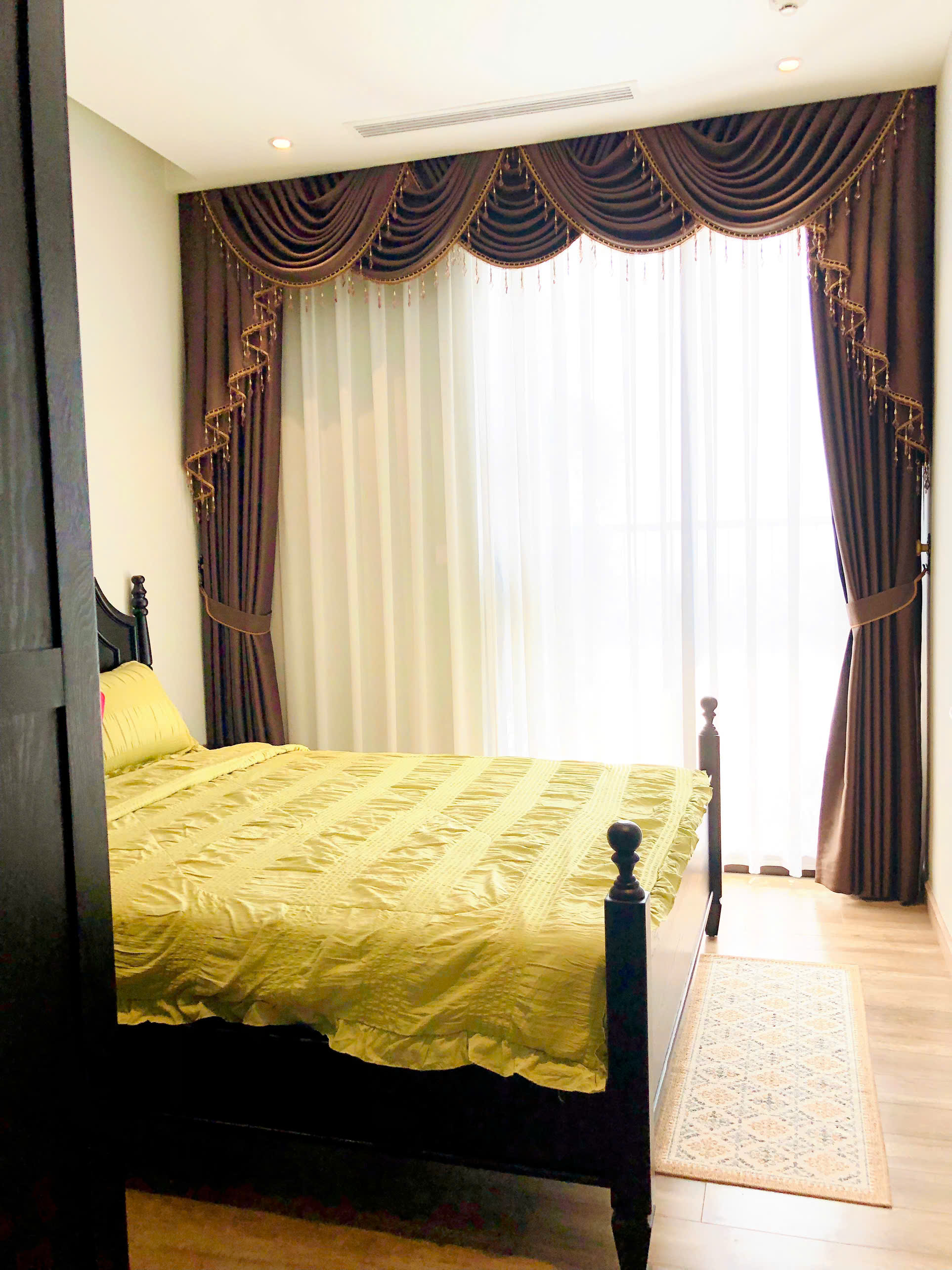 3 bedrooms apartment in Landmark Ecopark with nice furniture 10