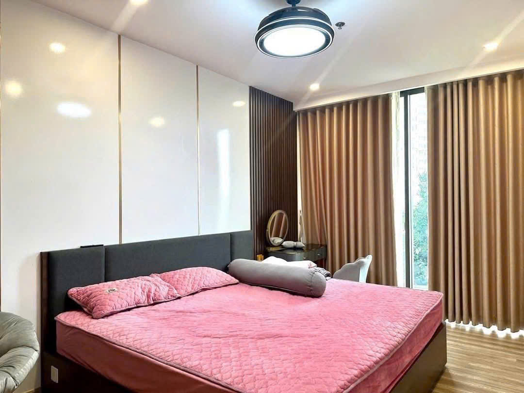 3 bedrooms apartment in Sol1 building Ecopark for rent 4