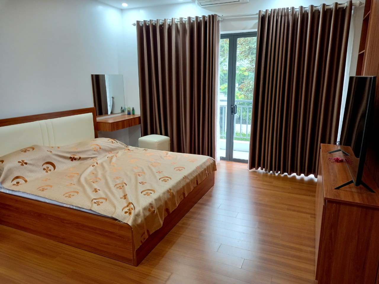 5 bedrooms furnished villa in Park river , Ecopark Van Giang 6