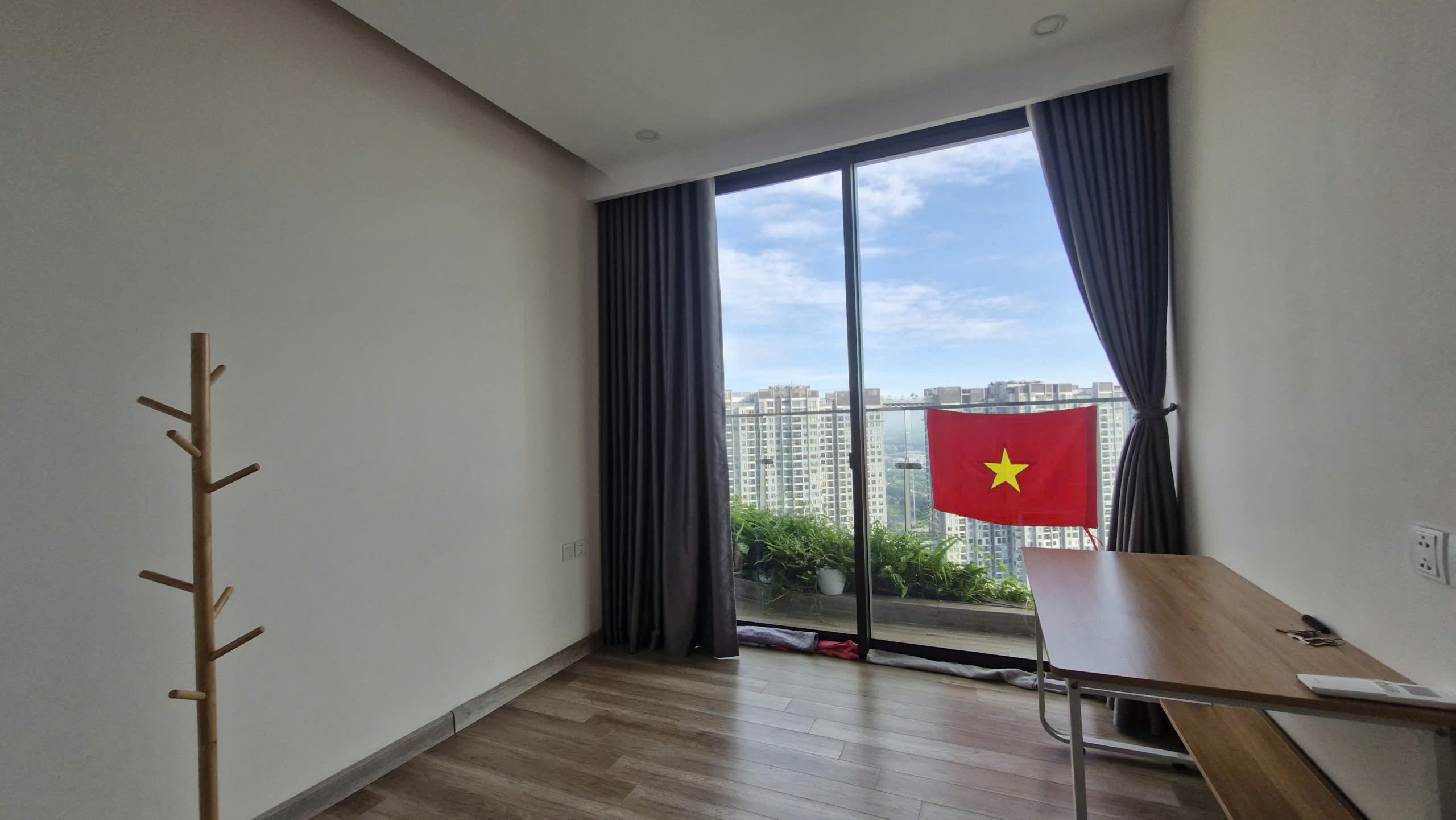 Apartment for rent in Solforest Ecopark 3 bedrooms 6