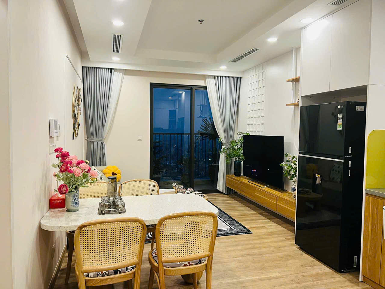 Brand new apartment for rent in Haven Park Ecopark 3 bedrooms 1