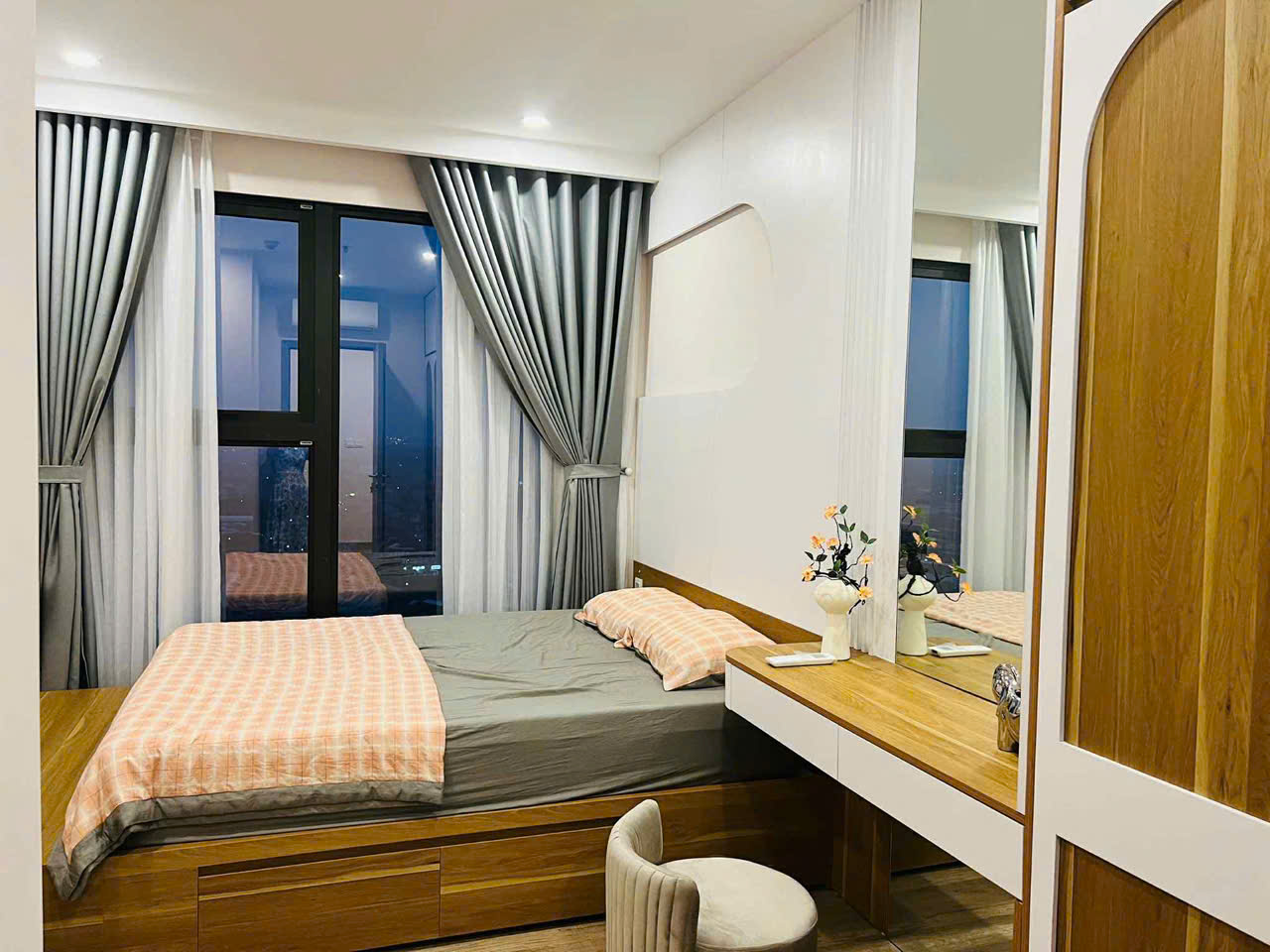 Brand new apartment for rent in Haven Park Ecopark 3 bedrooms 3