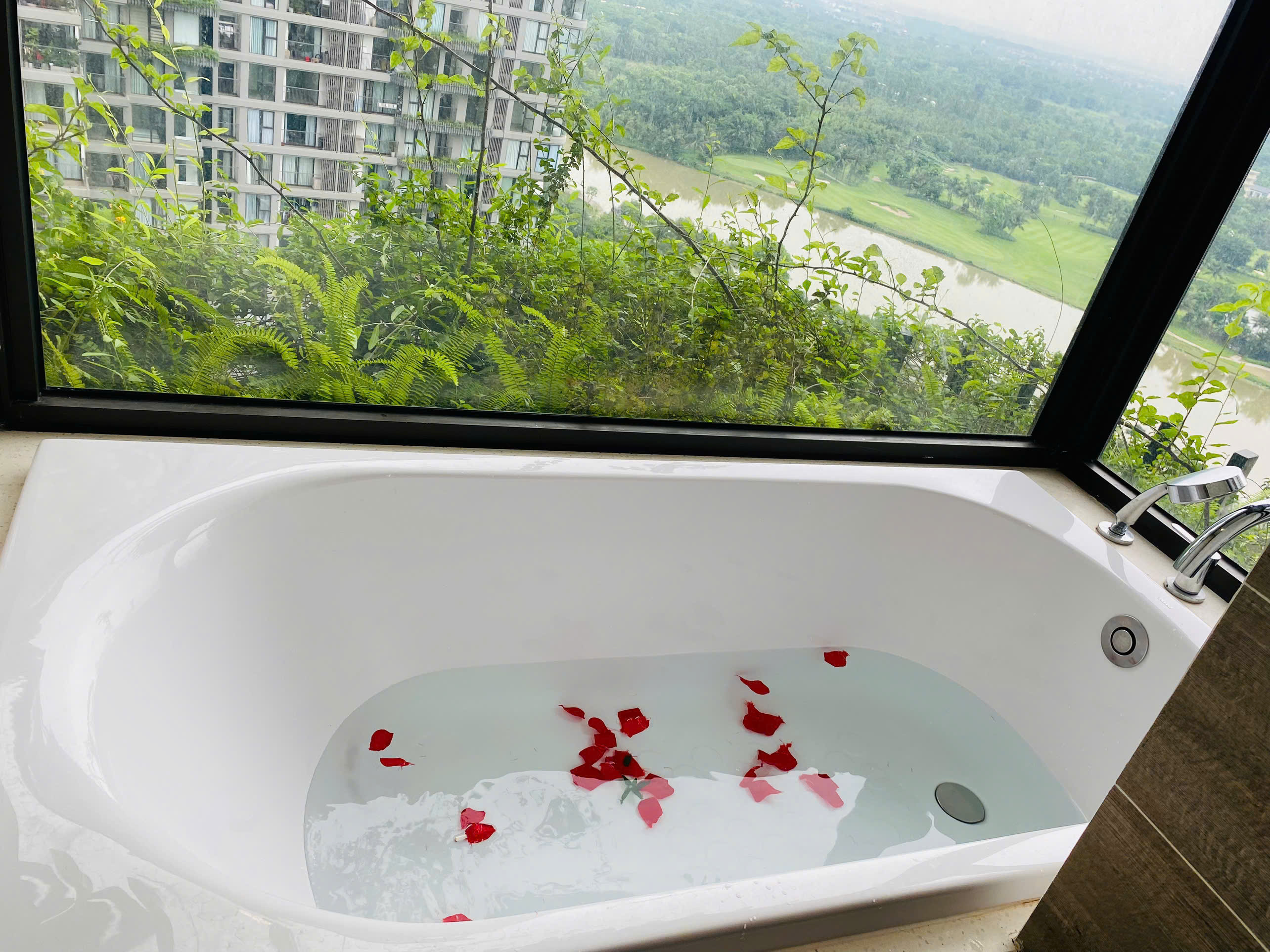 Brand new apartment in R1 onsen with 2 bedrooms 9