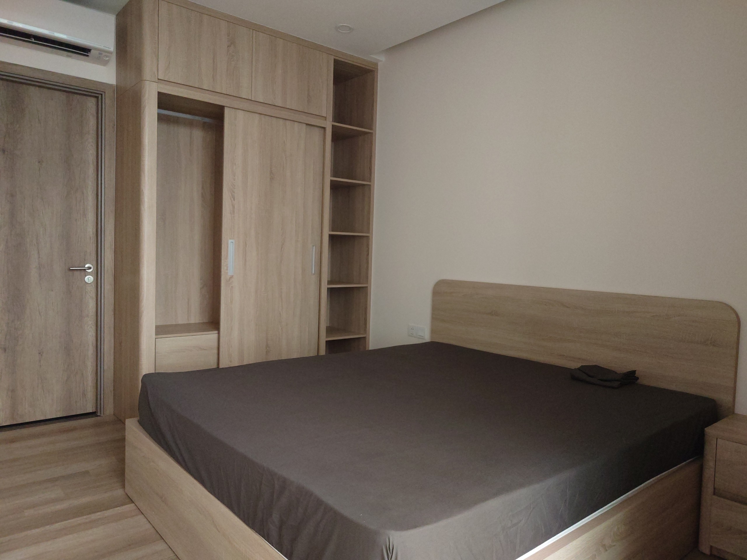 Brand new furnished 2 bedrooms apartment in SO2 building 6