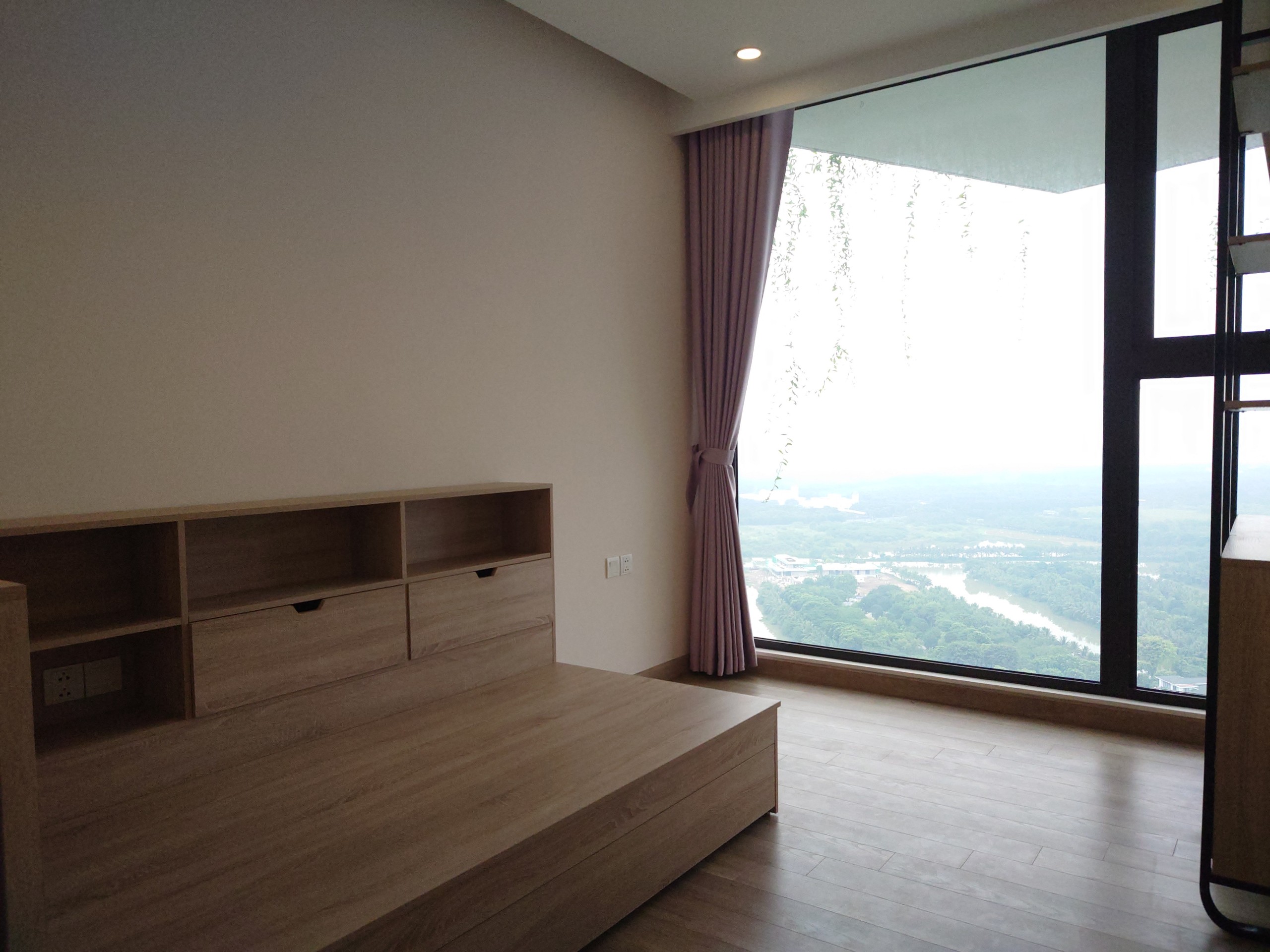 Brand new furnished 2 bedrooms apartment in SO2 building 9