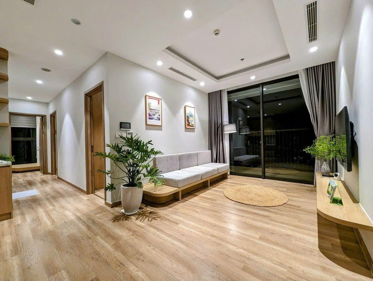 Cozy 3 bedrooms apartment in Landmark 1 buiding high floor 1