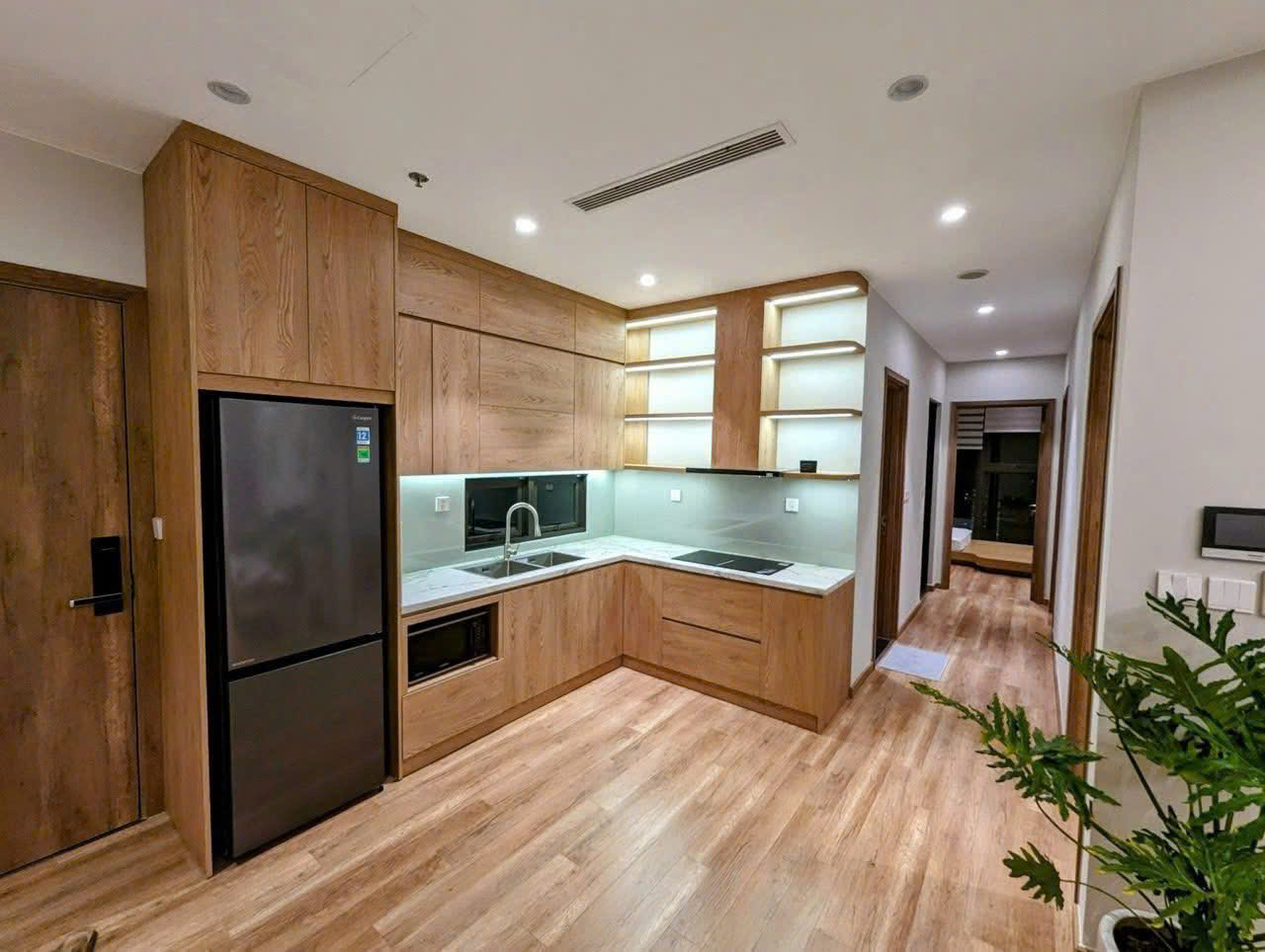 Cozy 3 bedrooms apartment in Landmark 1 buiding high floor 3