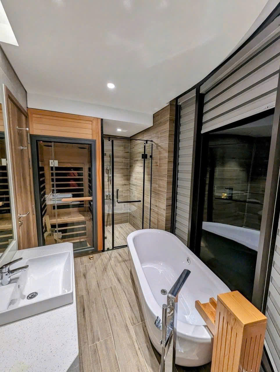 Cozy 3 bedrooms apartment in Landmark 1 buiding high floor 6