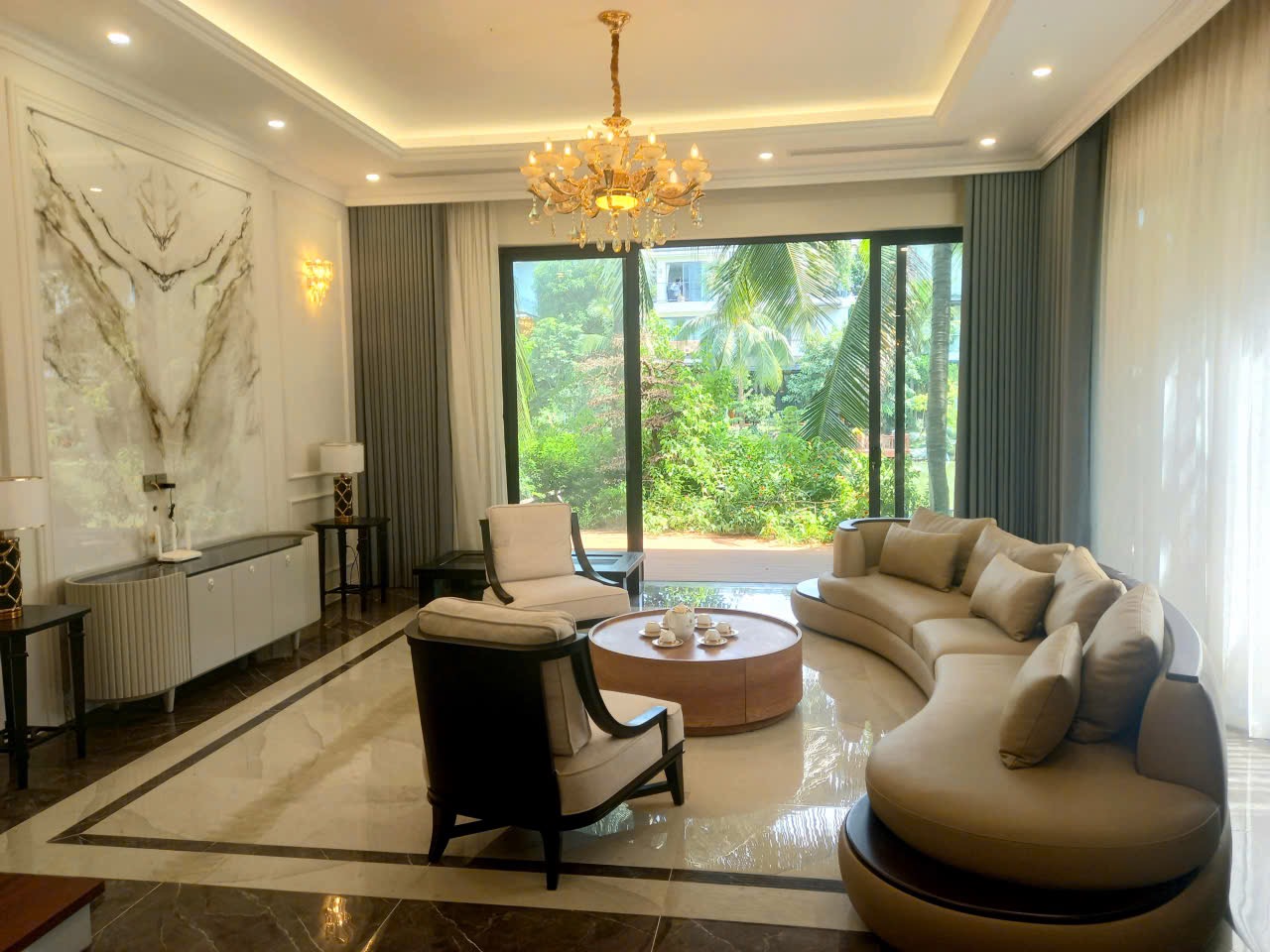 Cozy furnished house to rent in Ecopark Island Villa 6 bedrooms fully furnished 2