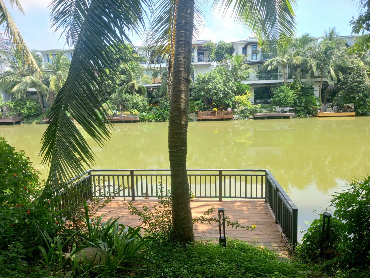 Cozy furnished house to rent in Ecopark Island Villa 6 bedrooms fully furnished 4