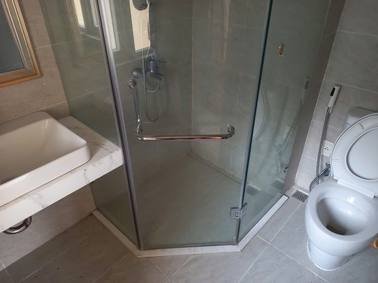 Fully furnished villa for rent in Vuon Tung 3 bedrooms 10