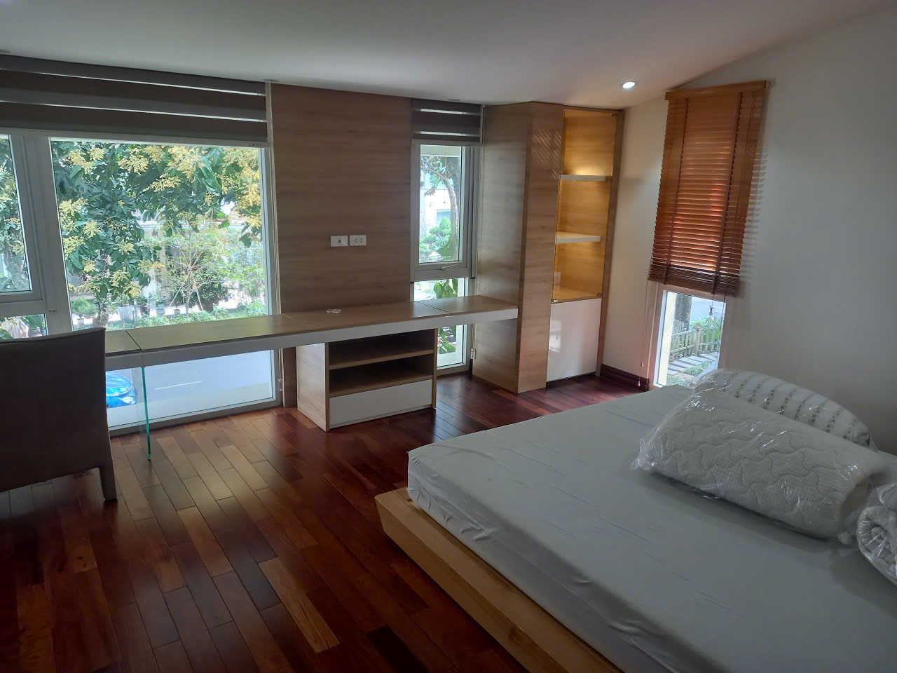 Fully furnished villa for rent in Vuon Tung 3 bedrooms 11