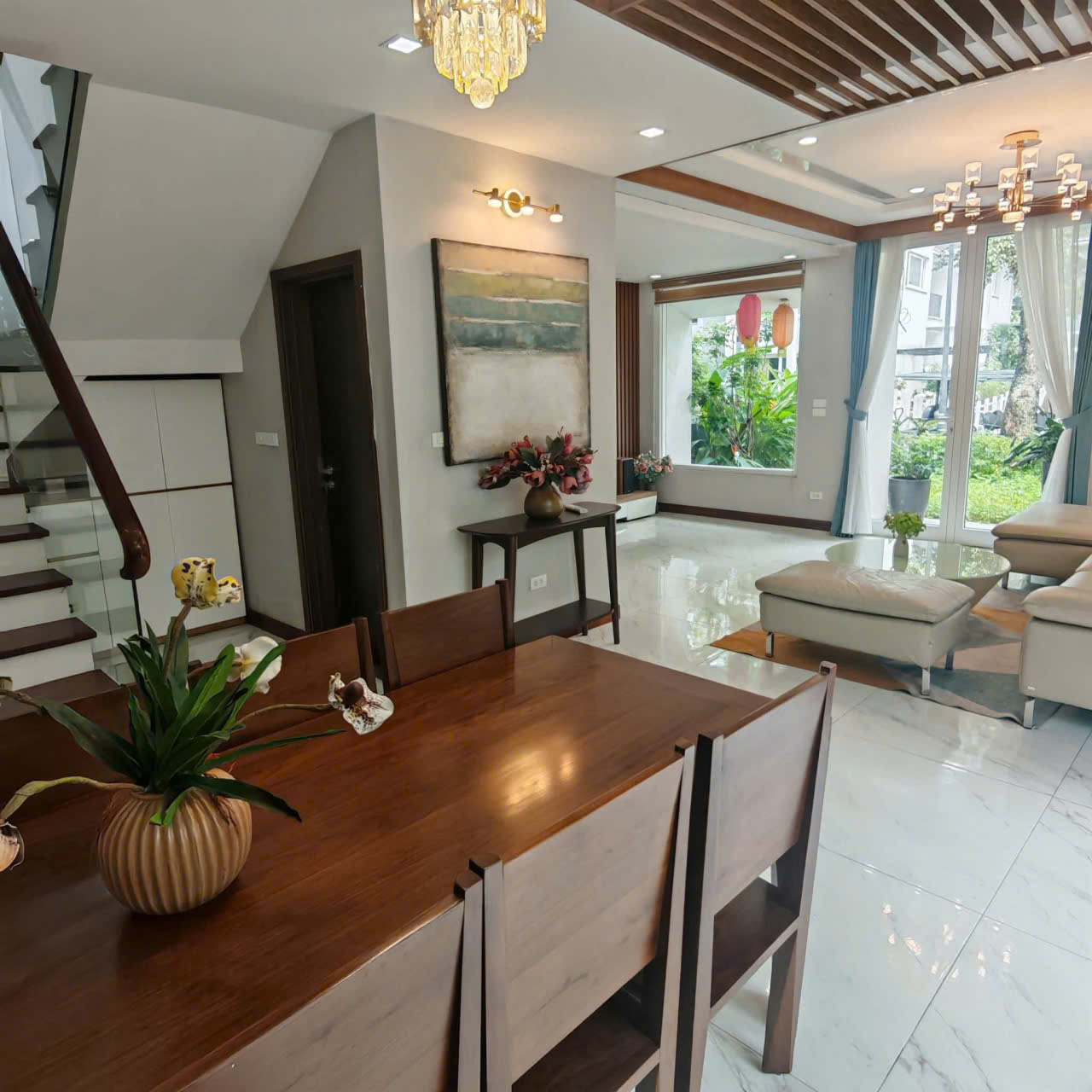 Fully furnished villa for rent in Vuon Tung 3 bedrooms 2