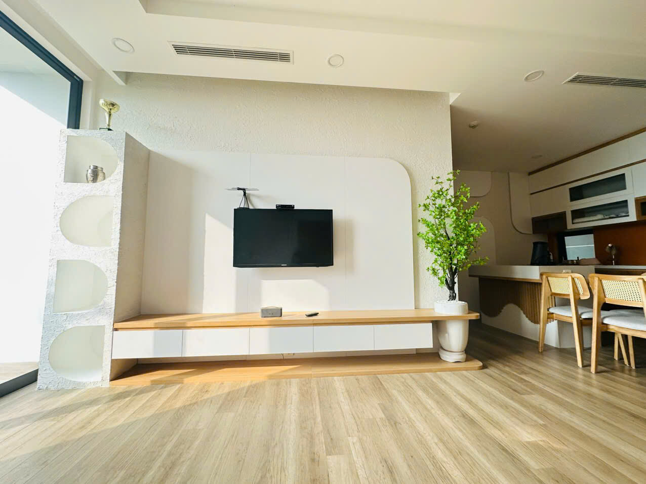 Good price 3 bedrooms apartment in Sol2 nice furniture 1