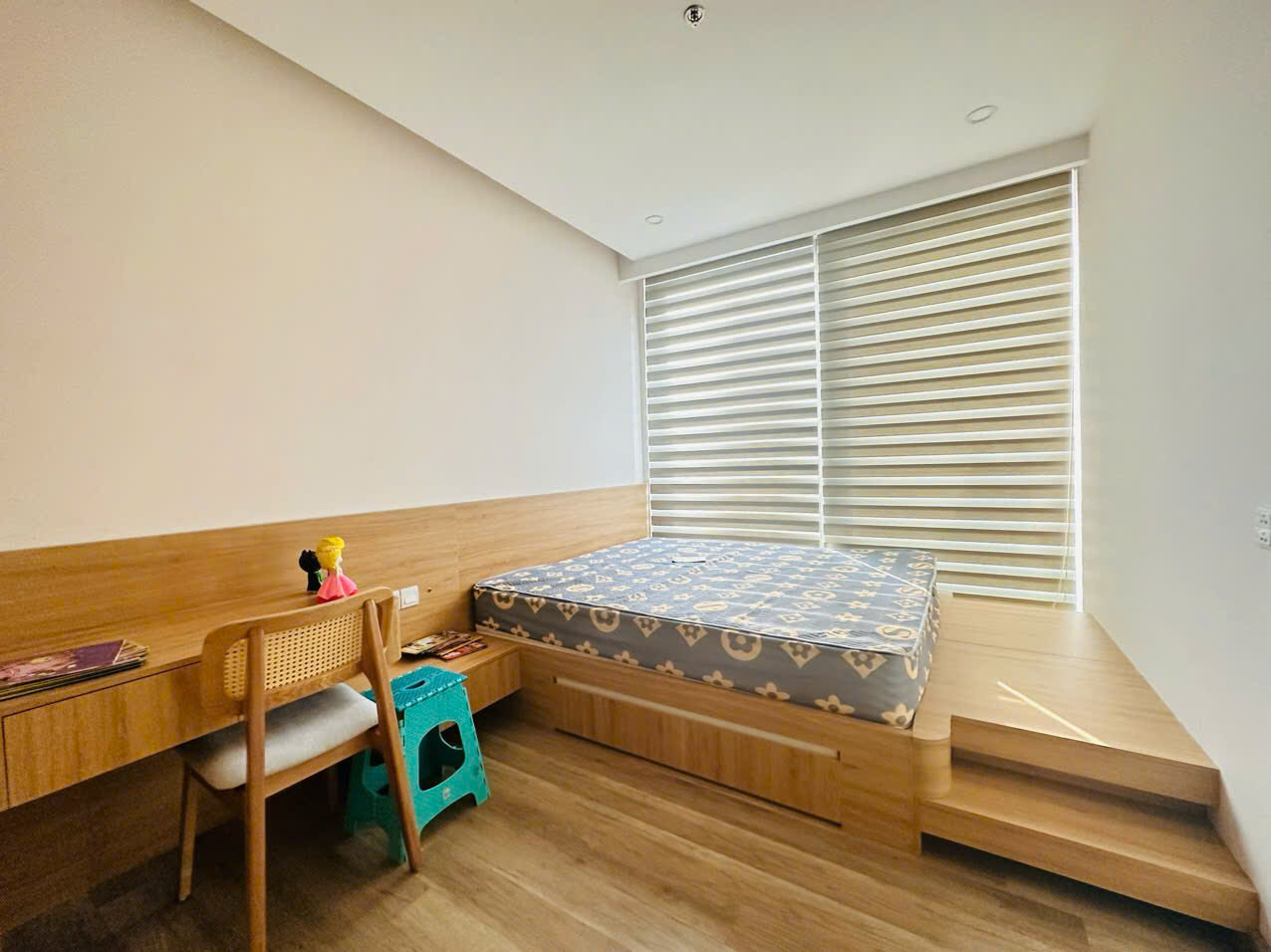 Good price 3 bedrooms apartment in Sol2 nice furniture 6