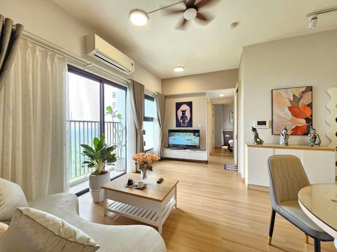 Good price apartment in Park 1 building 2 bedrooms nice furnished 3