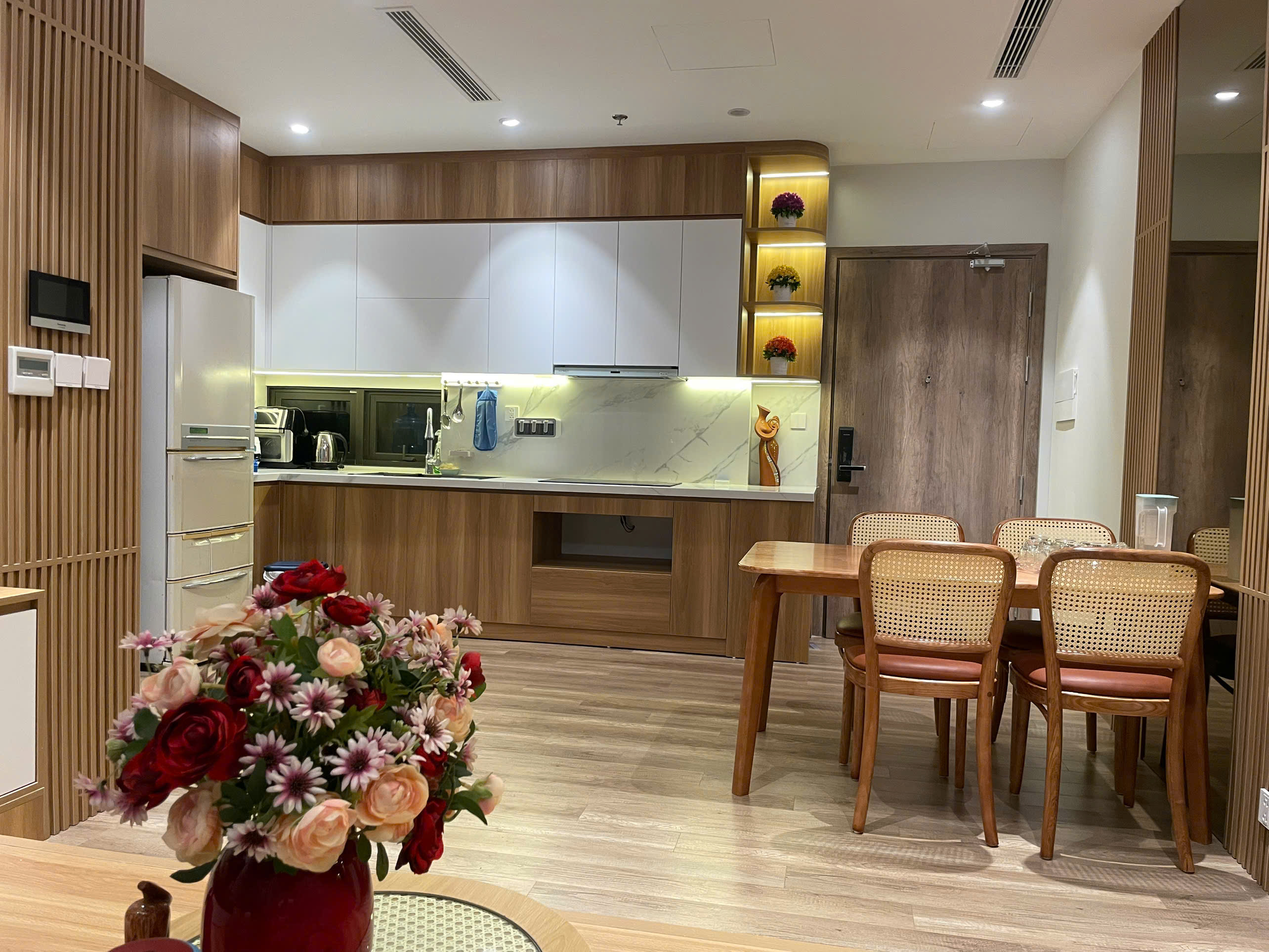 Japanese style apartment for rent in Landmark with lake view 2