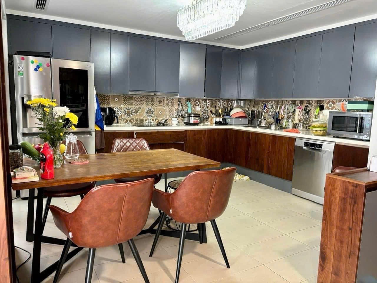 Large apartment 3 bedrooms 3 bathrooms in Lake 2 for rent 4