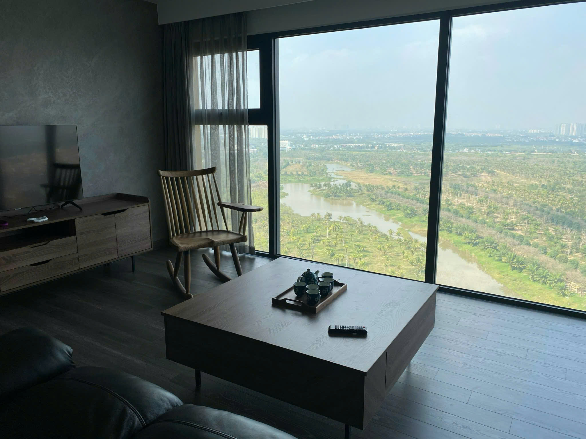 Large size 3 bedrooms apartment in Park premium Ecopark 2
