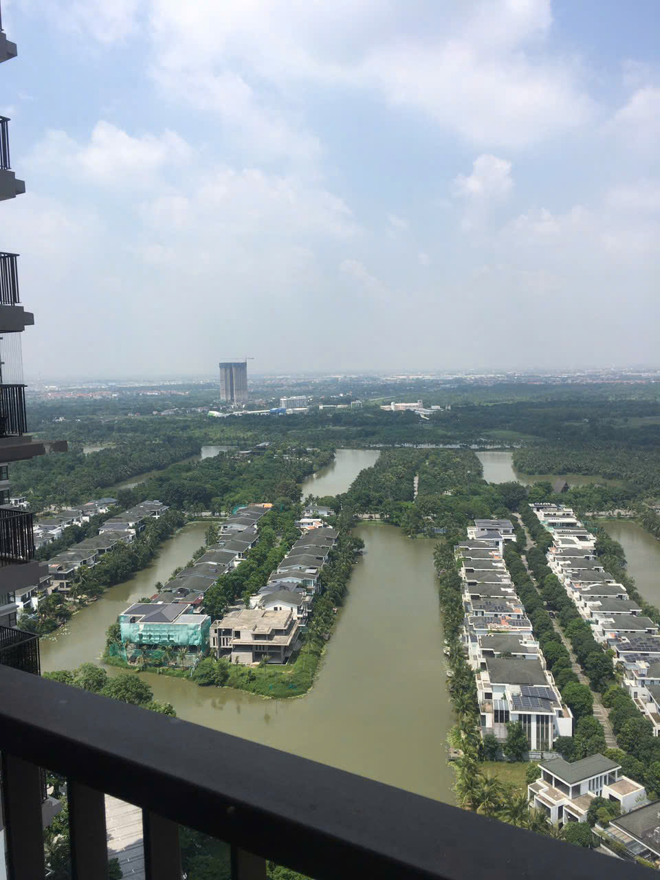 Modern 3-bedrooms apartment in H1 Haven Park 6