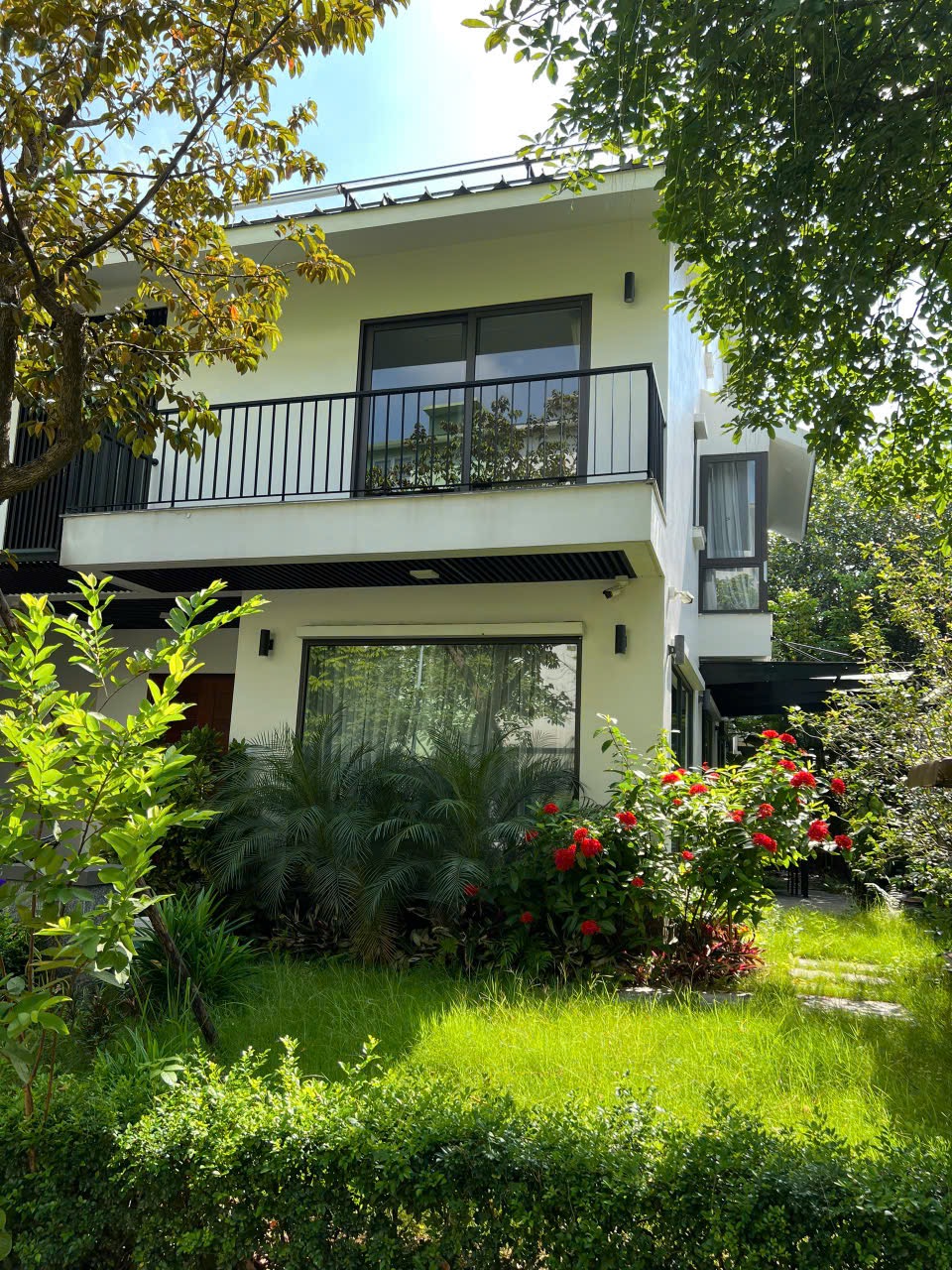 3 bedrooms modern villa in Mimosa with nice furniture