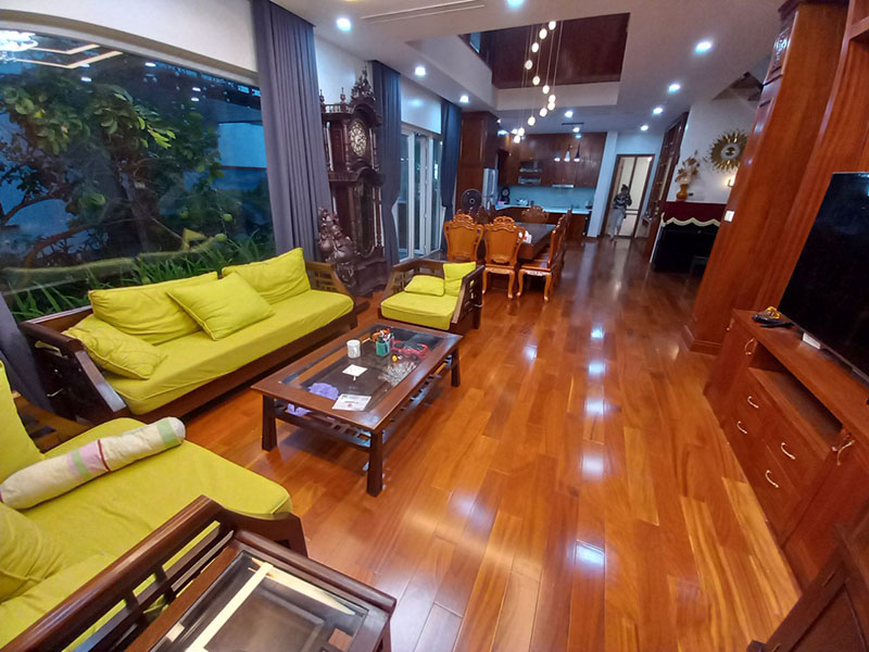 5 bedrooms fully furnished villa in Park viver