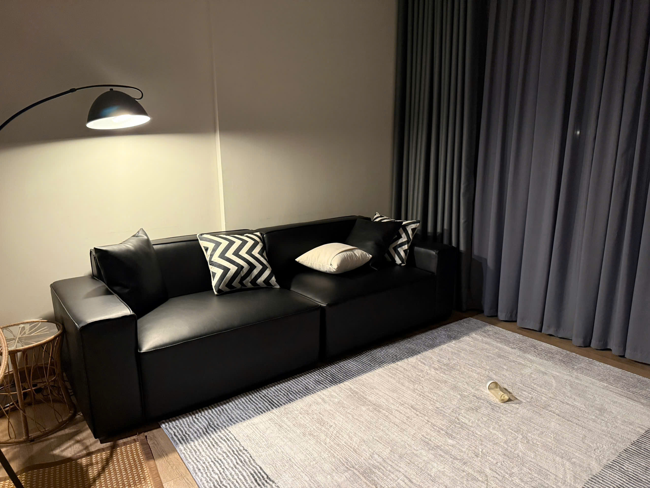 Brand new 3 bedrooms in R3 building , modern furniture