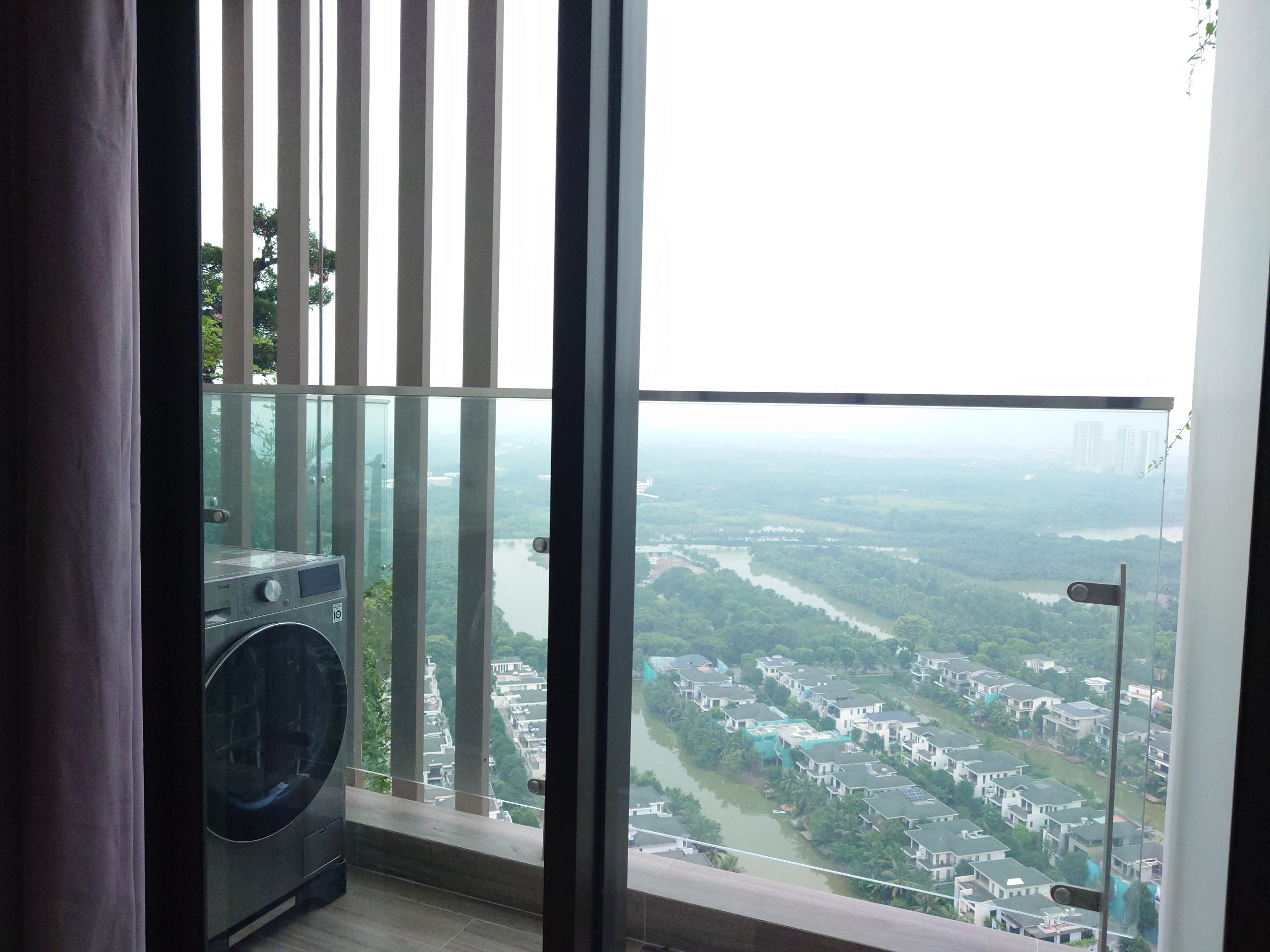 Brand new furnished 2 bedrooms apartment in SO2 building