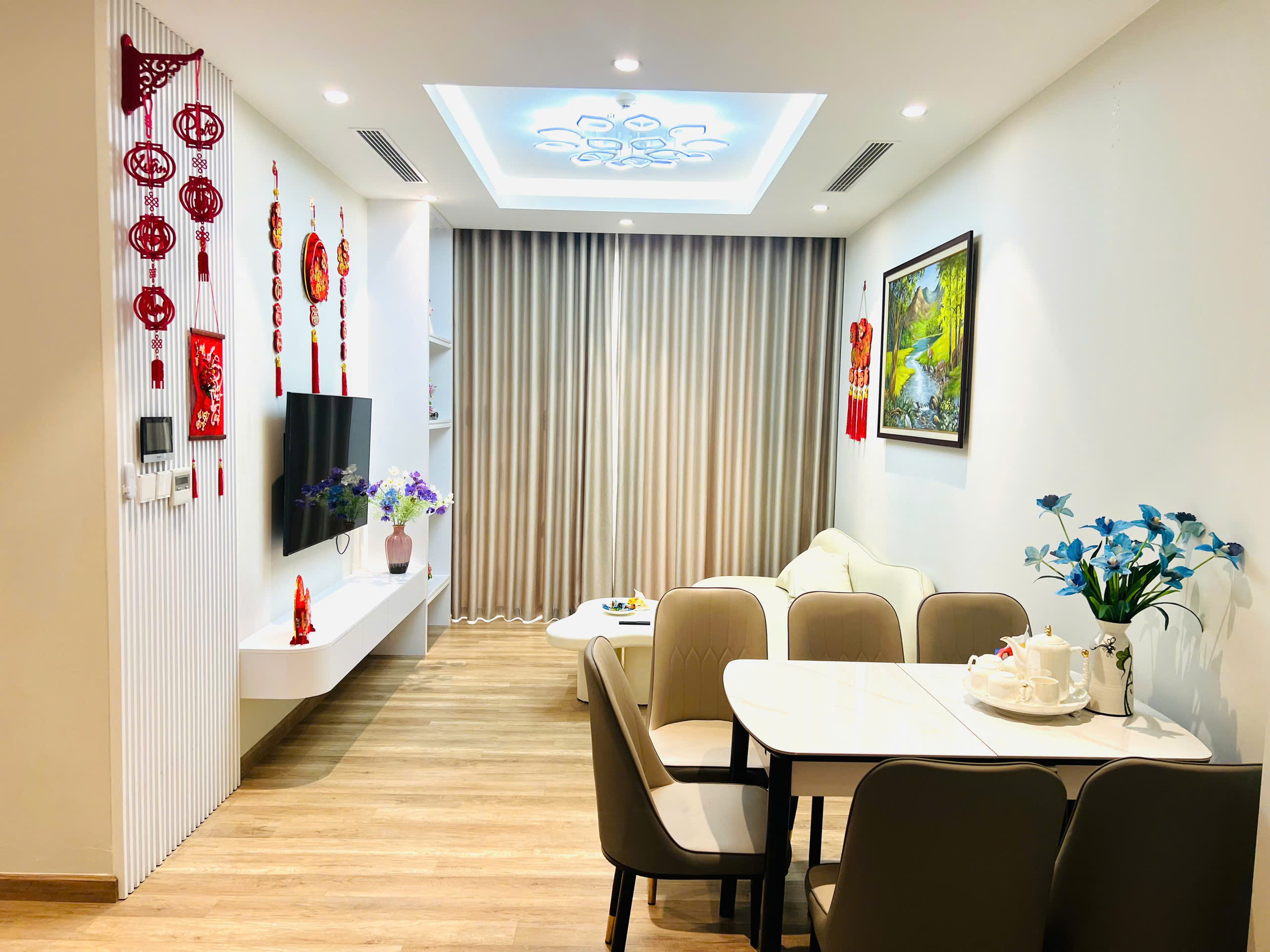 Bright 2 bedrooms apartment in Landmark Ecopark