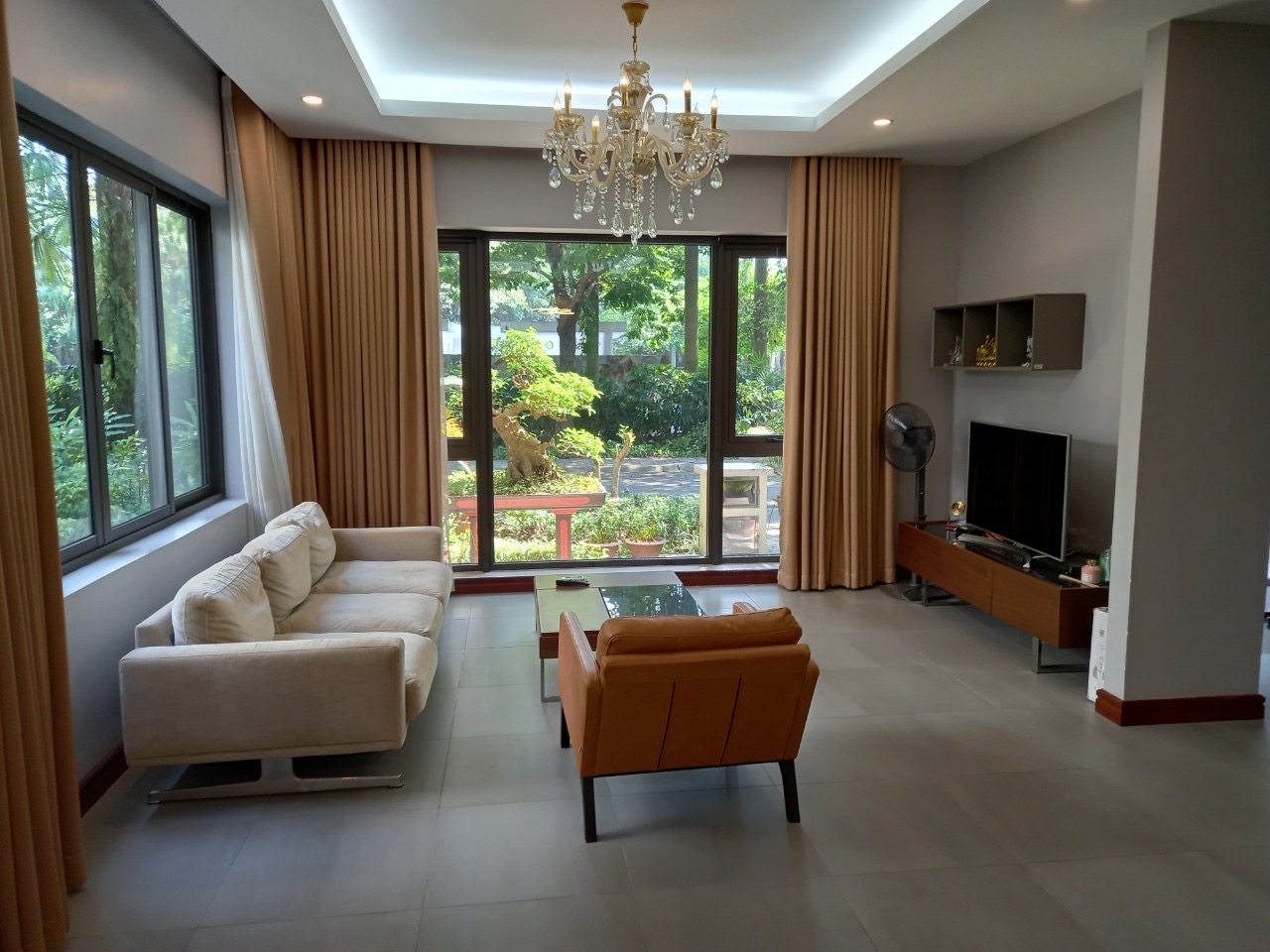 Charming villa with 4 bedrooms , Parkriver area