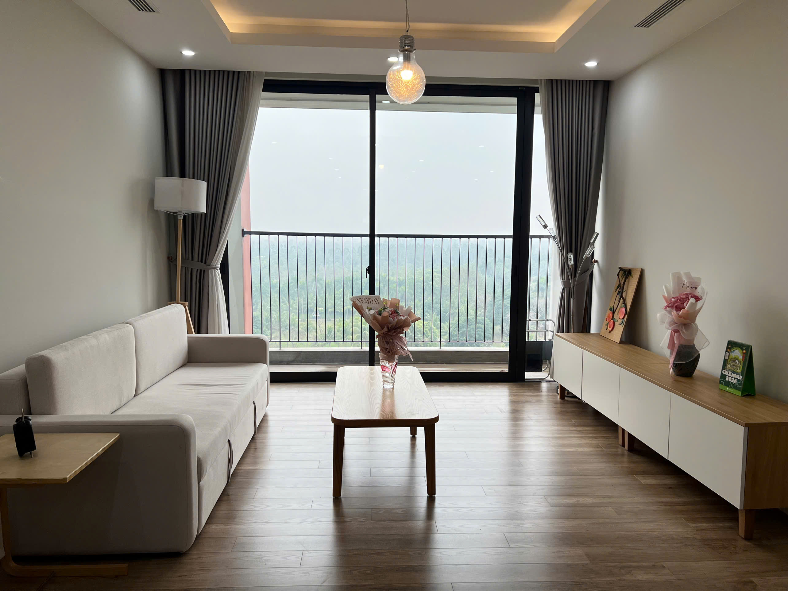 Large apartment for rent in Landmark Ecopark, 3 bedrooms