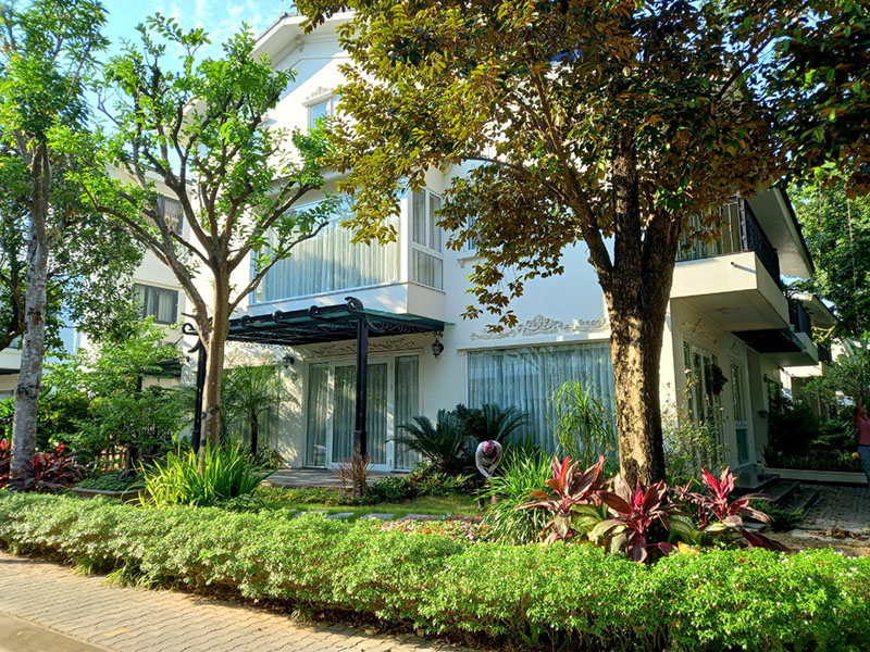 Luxury villa has 4 bedrooms near Clubhouse
