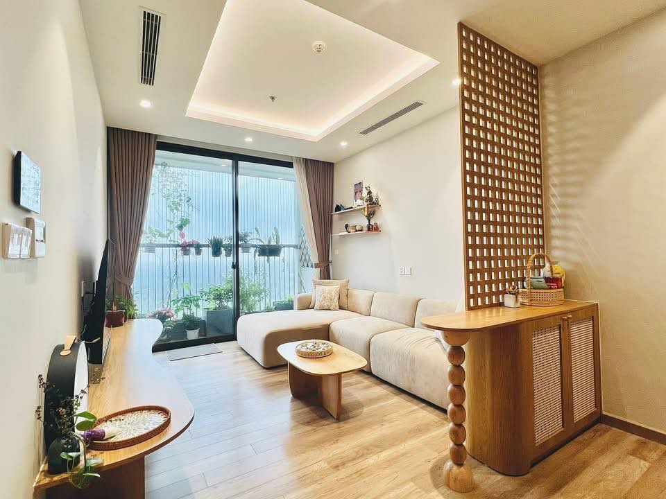 New 2 bedrooms apartment with lake view in Landmark