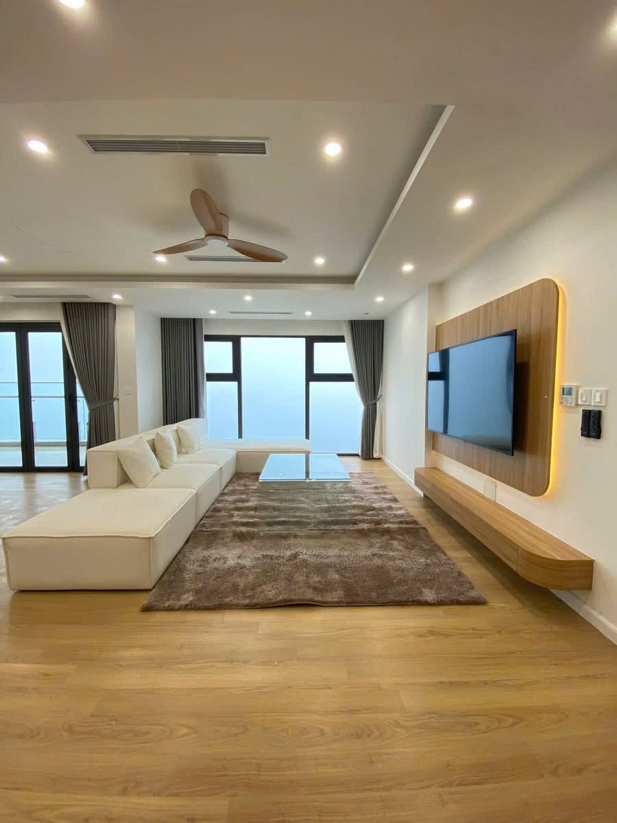 Newly renovated 158sqm apartment with 3 bedrooms in Park Premium Ecopark