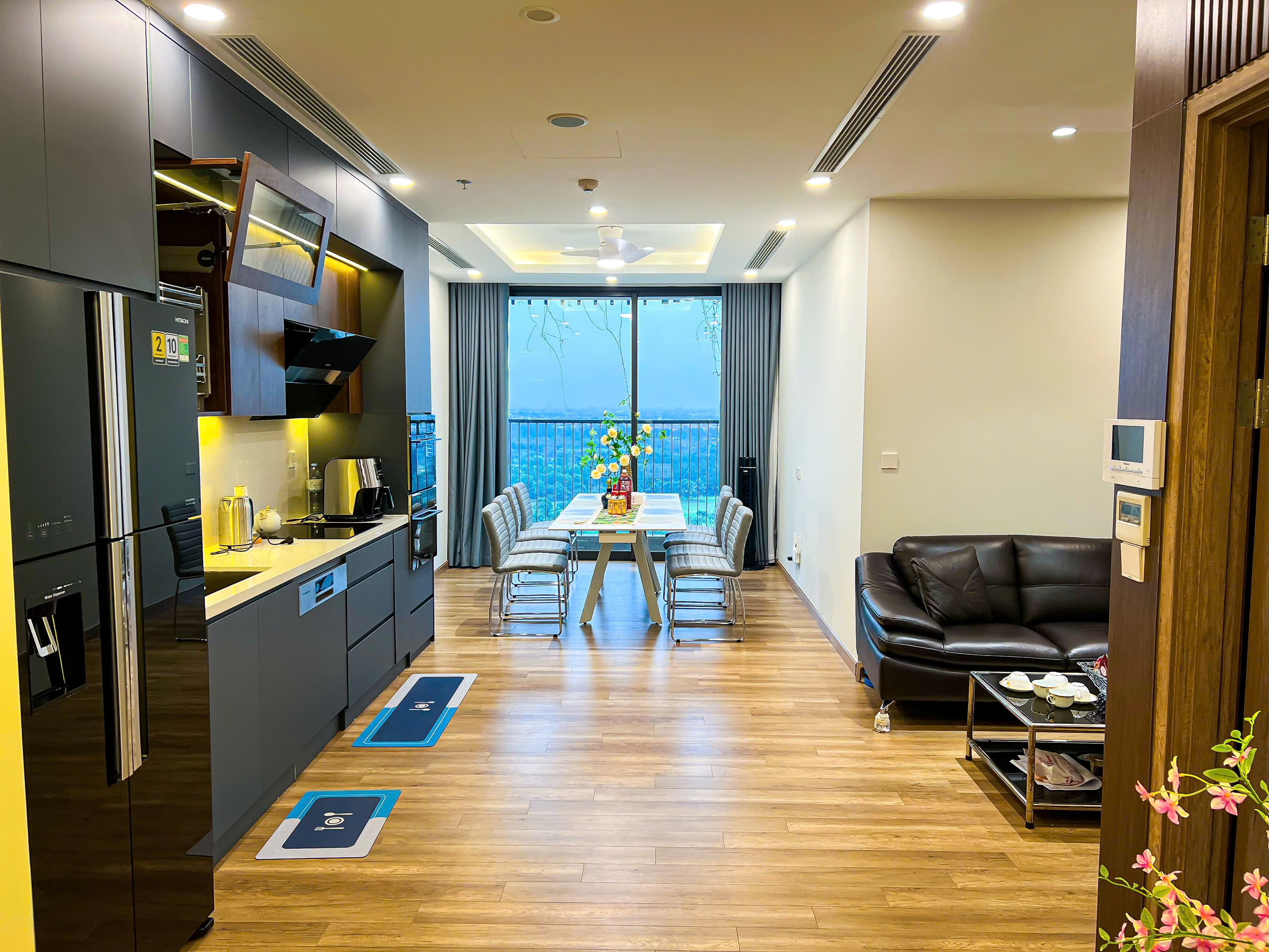 R2 Onsen Ecopark 3 bedrooms apartment for rent