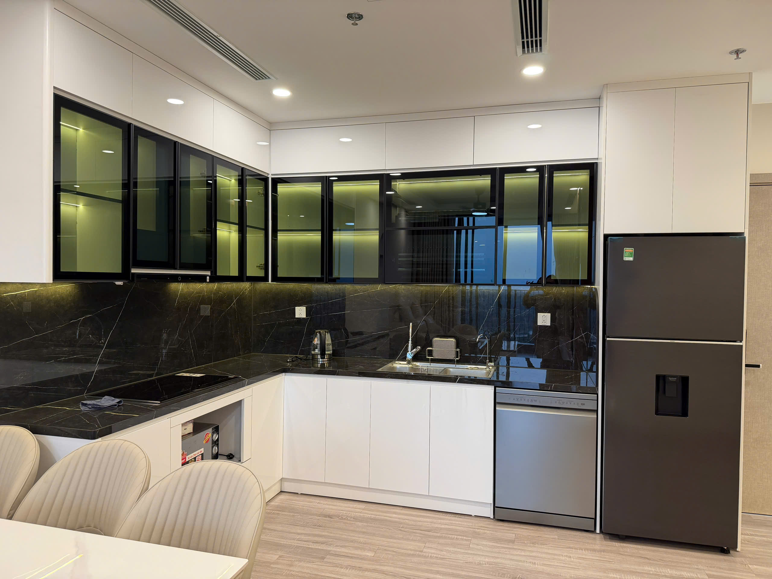 River view 3 bedrooms apartment in SF1 tower sky forest