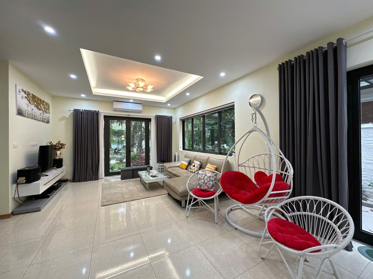 Villa in ecopark with 4 bedrooms , basic furniture