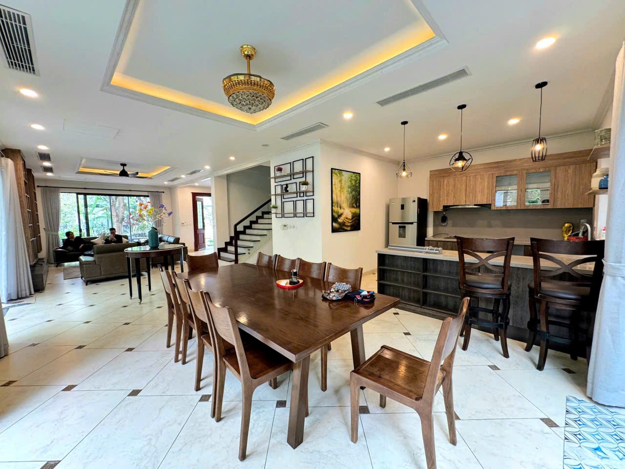 Spacious 5-bedrooms villa for rent in Parkriver Ecopark 1