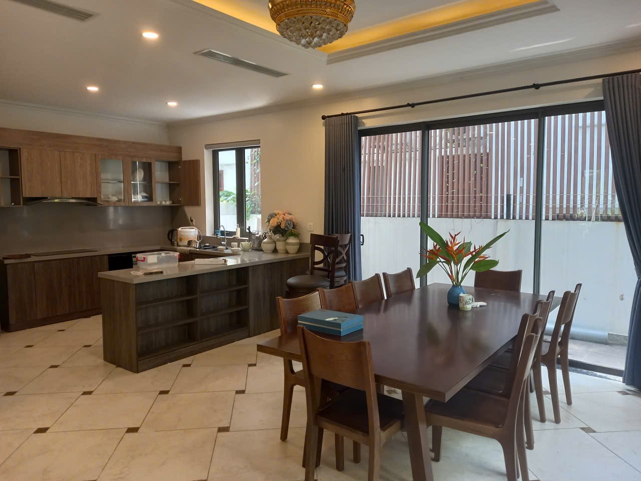 Spacious 5-bedrooms villa for rent in Parkriver Ecopark 4