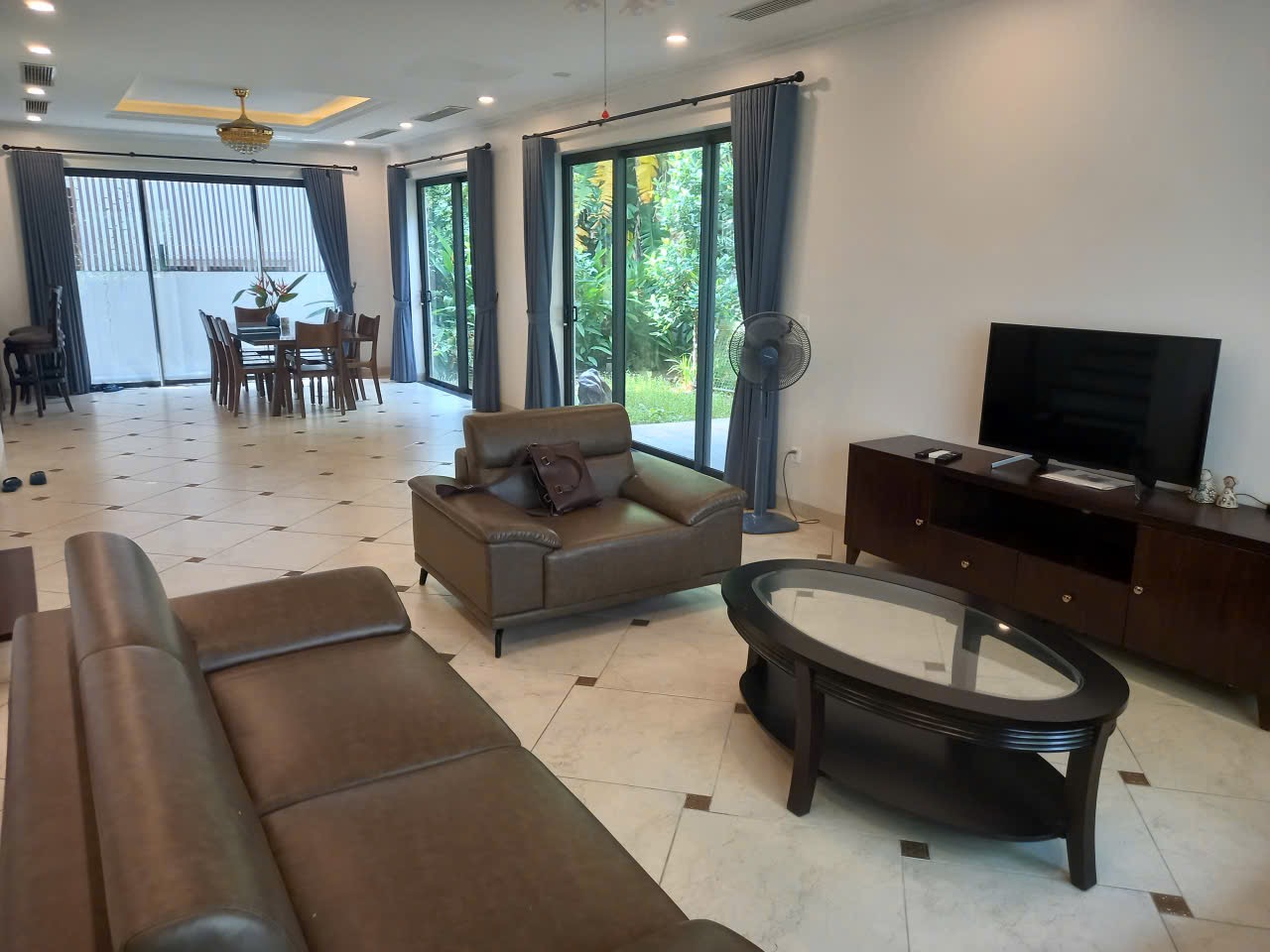 Spacious 5-bedrooms villa for rent in Parkriver Ecopark 5